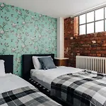 Exposed Brickwork Townhouse W Free Secure Parking