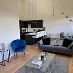 Luxury 3 Bedroom Modern Penthouse- Birmingham City