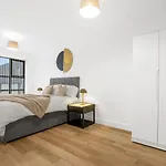 Exoticstay Apartments- 5* Elegant Luxury Centrally Located 2-Bedroom Apt