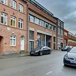 City Centre, 2 Bedroom, Secured Parking, 3 King Bed, Wifi Sleep 6 Guest Comfortable On Three King Size Beds, Jewellery Quarter , Birmingham City Centre , Allocated Secured Parking