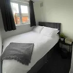 Lovely 3 Bedroom Property With Extensive Parking