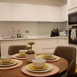 Whats She Want-- 2Beds 2Bath Apartment