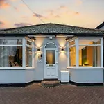 Evergreen Lodge-Wyndale-4Br Wparking Bham Nec