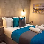 Silver Forge - Luxury High End Two Bedroom - En Suite - City Centre