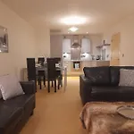 Centrally Situated 1 Bedroom Apartment!