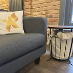 Silver Forge Penthouse - 4K Projector - Snug Room - Luxury Apartment
