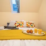Deluxe 2-Bedroom Flat With Free Parking