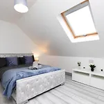 1 Bed Apartment With Parking - Nec, Star City & City Centre
