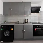 1 Bed Apartment With Parking - Nec, Star City & City Centre