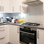 Luxury 4 Bed House With Gated Parking In The Heart Of Birmingham!