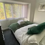 Battenhall House - 4 Bed Luxury Corporate Stay