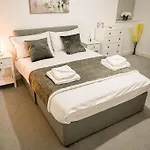Luxury 2 Bedroom Apartment