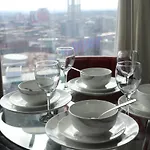 Amazing 1 Bedroom Suite In The City Centre