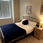 Entire Flat, 2 Bedroom & 2 Bathrooms In Birmingham