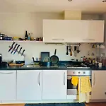 Penthouse Private Room - Top Rated - Great Location
