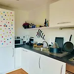 Penthouse Private Room - Top Rated - Great Location