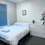 Large Self Contained Studio In Bham City Centre W Parking