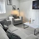 2 Bed Apartment In Bham City Centre W Parking