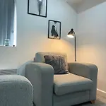 2 Bed Apartment In Bham City Centre W Parking