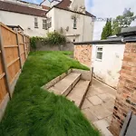 Stunning 1-Bed Studio In Birmingham