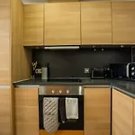 Stylish And Central 2 Bedroom Apartment - Free Parking