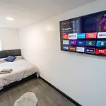 Stylish Studio For Short Term Near The City!