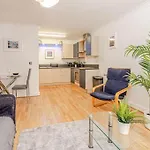 Luxury Modern 1 Bedroom Apartment In Birmingham City Centre