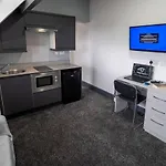 Stunning 1-Bed Studio In Birmingham