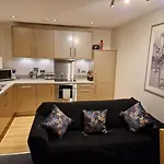Birmingham Ruby 2-Bedroom Apartment City Centre