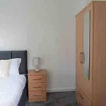 4 Bed House In Harborne Birmingham - Sleeps 7 Guests - 5 Min Walk To Qe Hospital