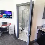 Spacious 1-Bed Studio In Birmingham