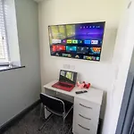 Spacious 1-Bed Studio In Birmingham