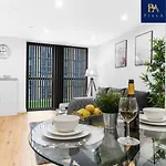 Pluxa Satin Stylish***** 1 Bedroom Apartment