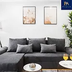Pluxa Satin Stylish***** 1 Bedroom Apartment