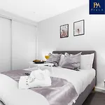 Pluxa Satin Stylish***** 1 Bedroom Apartment