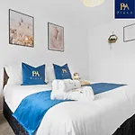 Pluxa Royal Azul 4 Bedroom House With Car Park