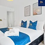 Pluxa Royal Azul 4 Bedroom House With Car Park