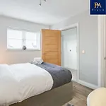 Fully Private Apartment & Free Parking - Pluxa Silken Grey