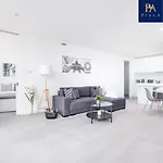 Pluxa Grand Plaza Iconic City Views