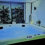 Exotic Jacuzzi Apartment With Balcony & Parking