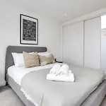 Pluxa Lavish Escape Classy City Centre Stay