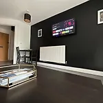 Parking - Couples - City Centre - Sleeps 4 - Birmingham