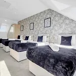 City Centre 3 Bedroom House - Family & Business - Demha Nights