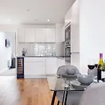 Pluxa Lavish Escape Classy City Centre Stay