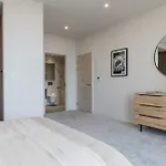 The Mercian - 3Bdr Luxury Penthouse -24 Hr Gym - Private Terrace