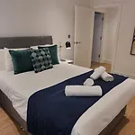 Luxury City Centre Apartments - Chinatown - Smart Tv - Wifi