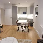 Luxury City Centre Apartments - Chinatown - Smart Tv - Wifi