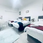 Beautiful 1 Bed Apartment
