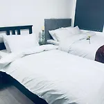 1 Bed Apartment With 2 Beds 1 Double Plus 1 Single