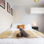 Andesine - 3 Bedroom House With Parking